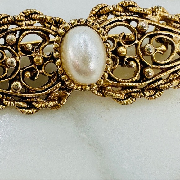 Vintage Filigree Bar Brooch Pin Faux Pearl Gold Tone Romantic Dainty Coquette - Picture 2 of 8